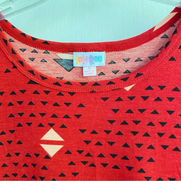LULAROE Carly Dress Red Geometric High Low Hem Size SMALL - Picture 3 of 7